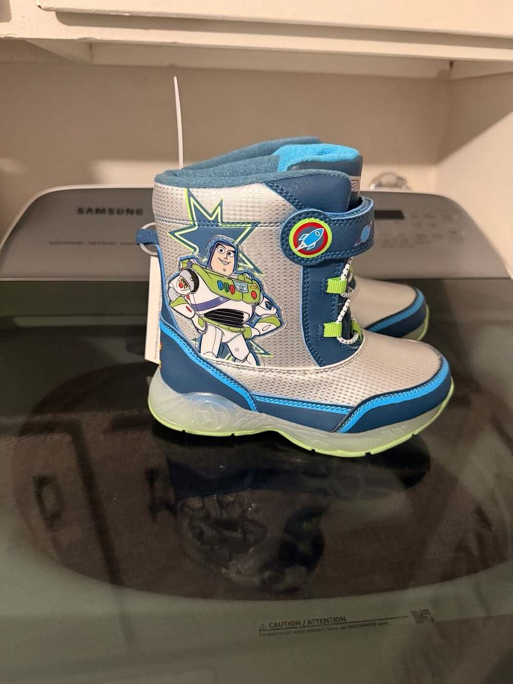 Disney Toddler Boys Toy Story Light Up Snow Boots, size 12